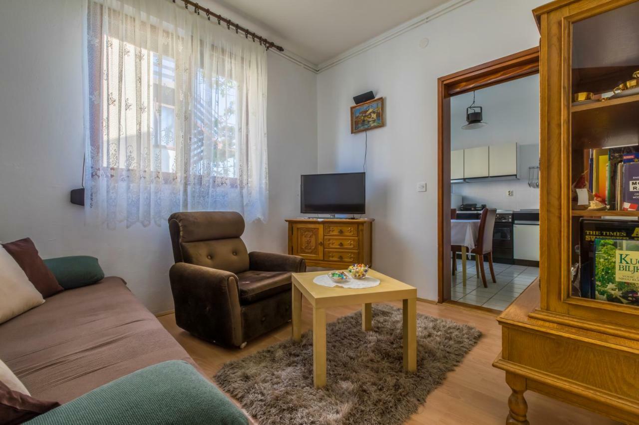Apartman Laura Selce Eksteriør billede